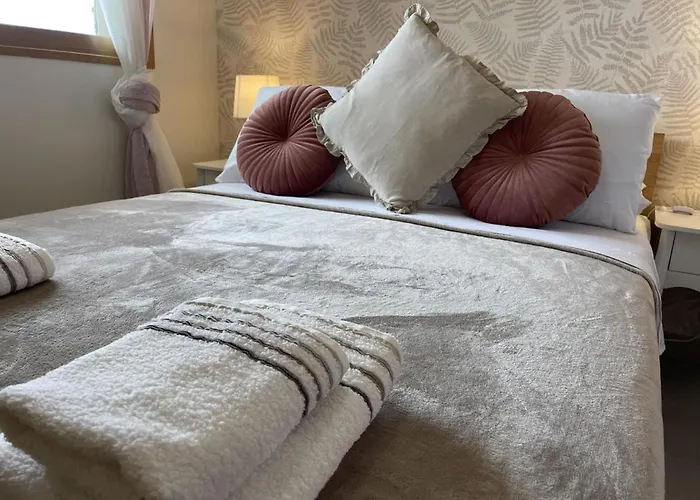 Modern 2-Floor Penthouse With Sea Views - Sleeps 7