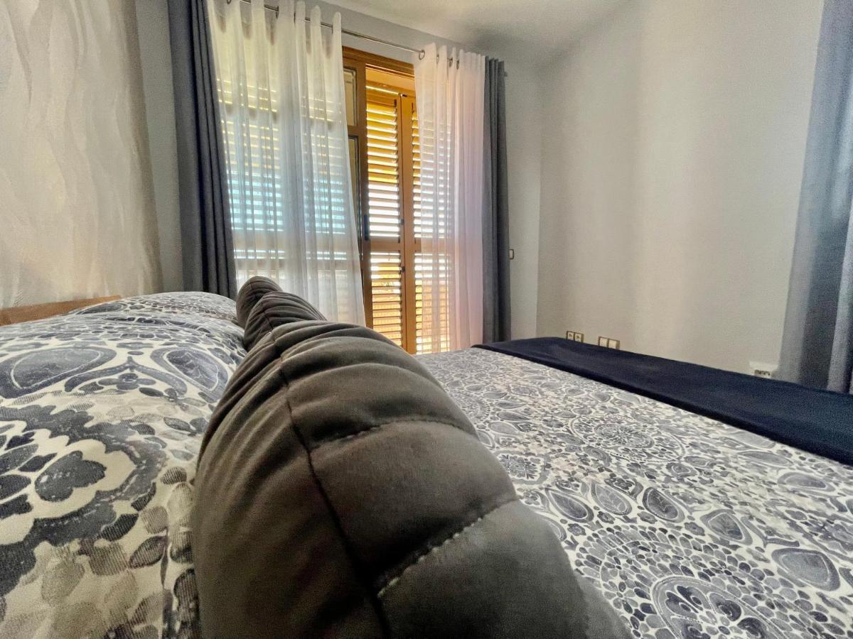 Modern 2-floor Penthouse With Sea Views - Sleeps 7 *